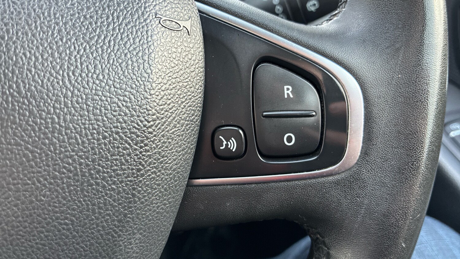 Used Renault Clio 2018 for sale - 77759132: Photo 21