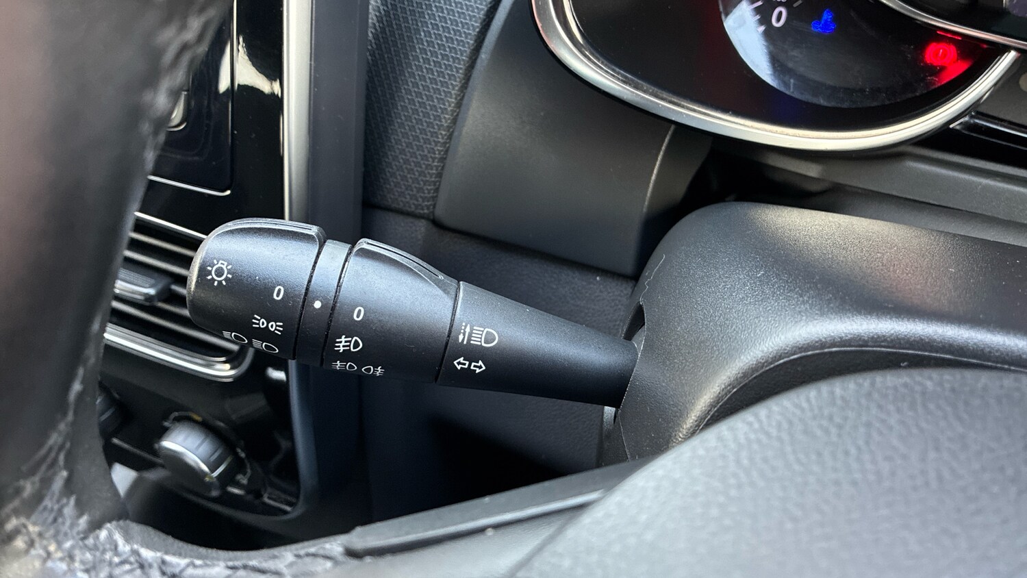 Used Renault Clio 2018 for sale - 77759132: Photo 23