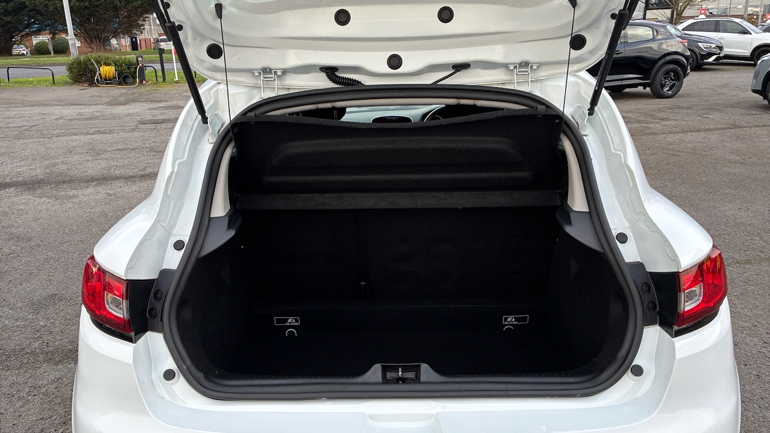 Used Renault Clio 2018 for sale - 77759132: Photo 4