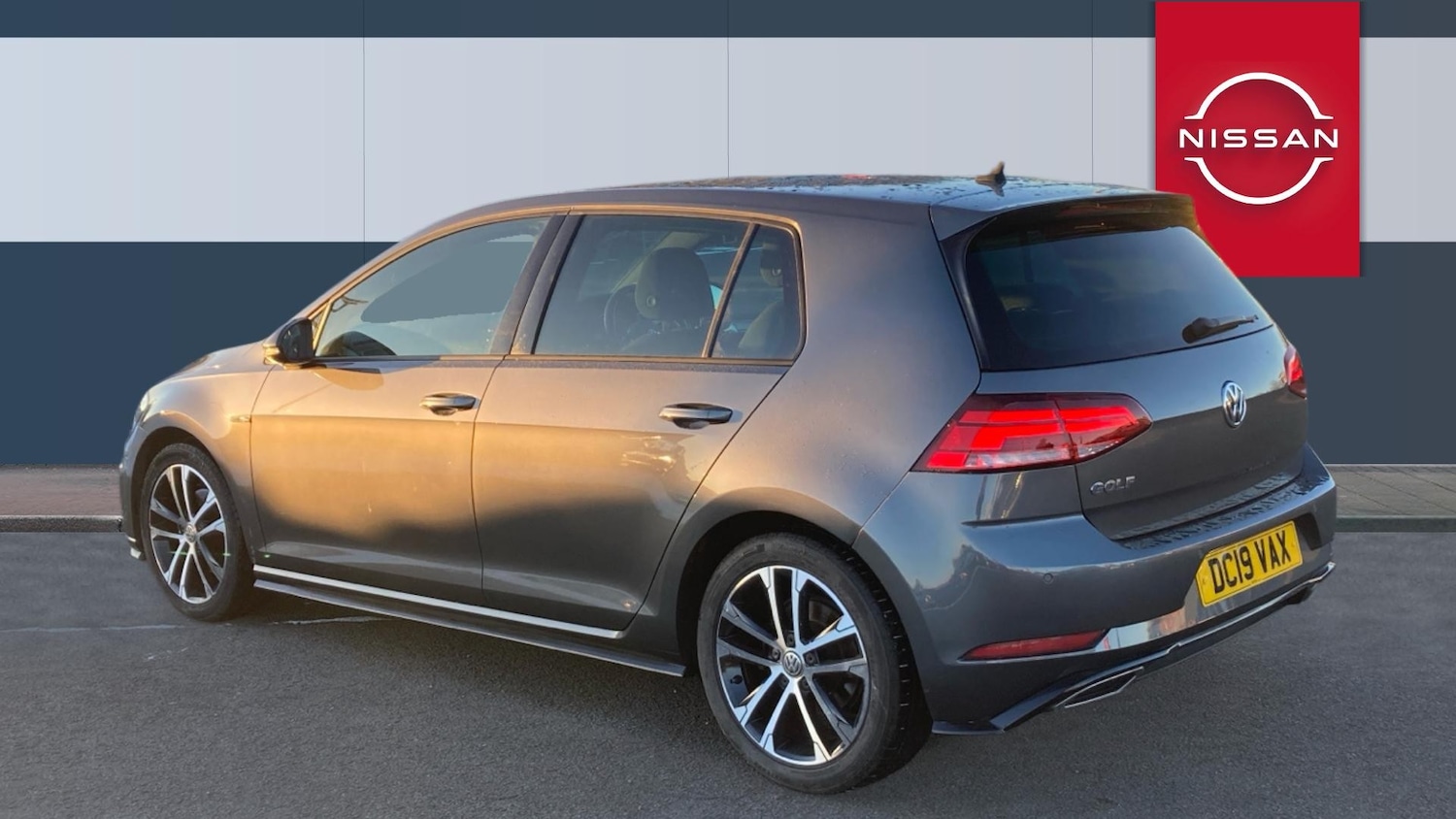 Used Volkswagen Golf 2019 for sale - 77114099: Photo 2