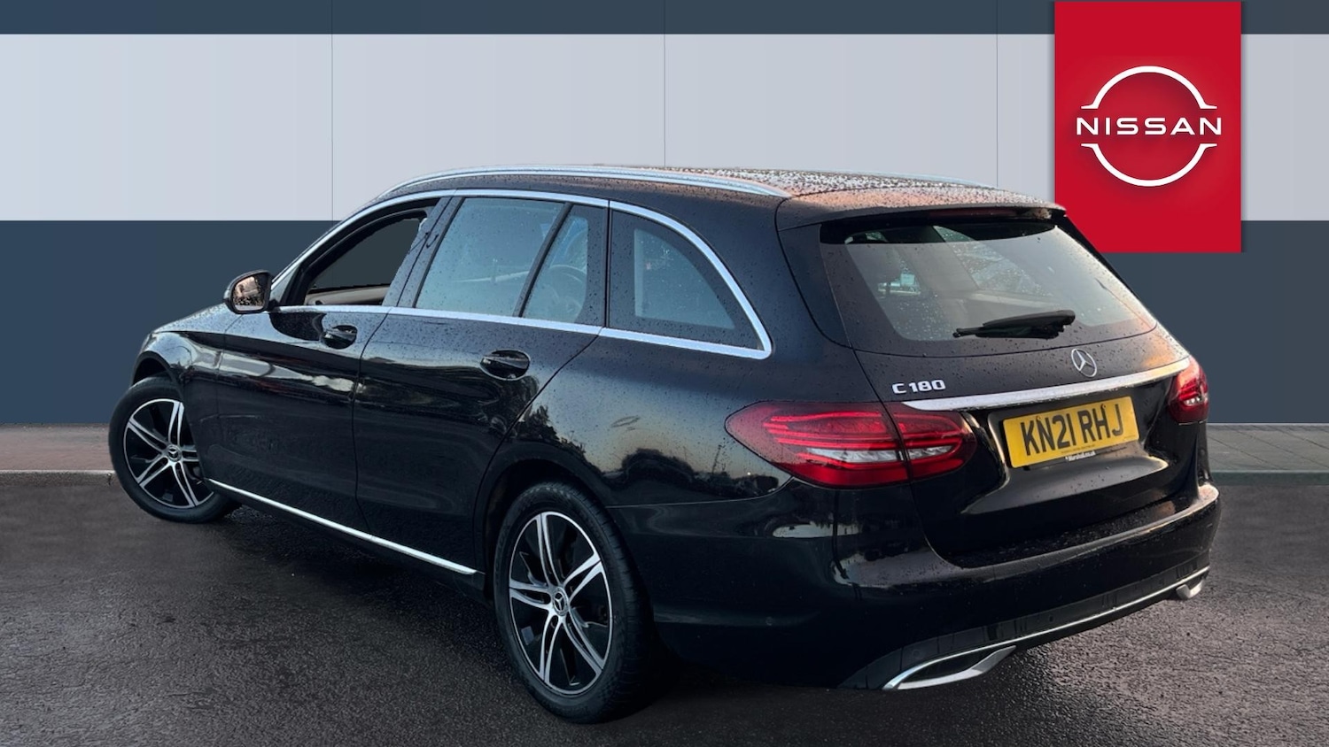 Used Mercedes-Benz C Class 2021 for sale - 76904848: Photo 2