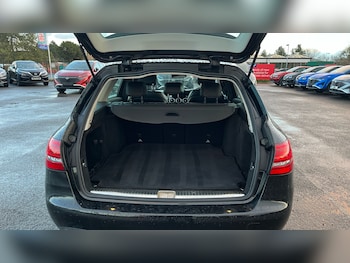 Used Mercedes-Benz C Class 2021 for sale - 76904848: Photo