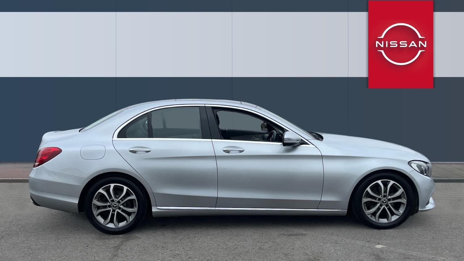 Used Mercedes-Benz C Class 2018 for sale - 77851181: Photo 5