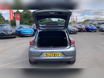 Used Renault Clio 2023 for sale - 79491843: Photo