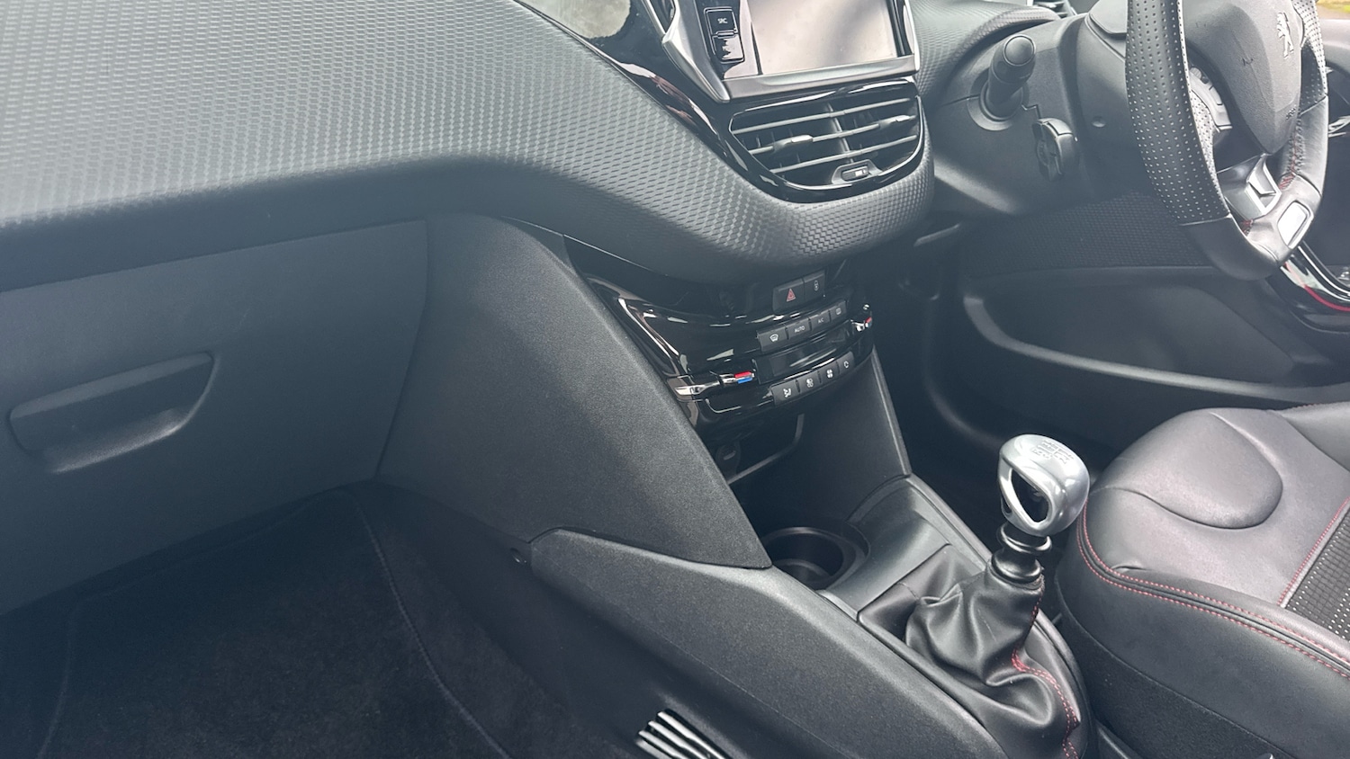 Used Peugeot 208 2018 for sale - 77298197: Photo 13
