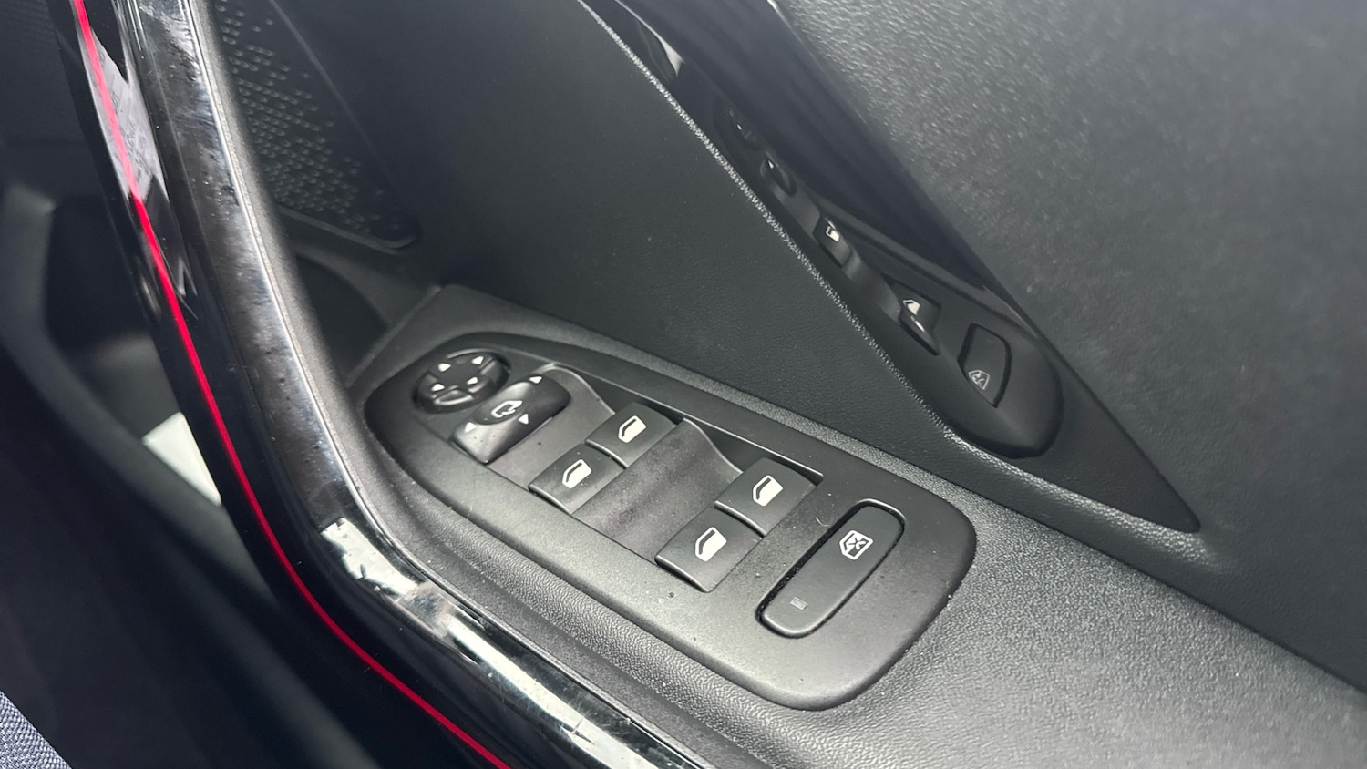 Used Peugeot 208 2018 for sale - 77298197: Photo 20