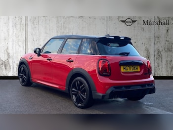 Used MINI Hatch 2022 for sale - 76960139: Photo