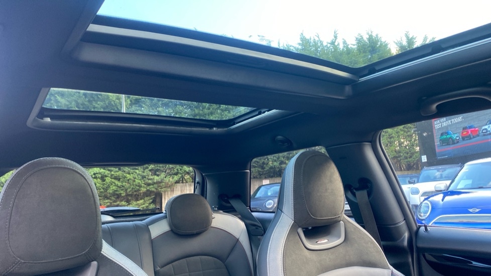 Used MINI Cooper 2023 for sale - 76869895: Photo 32