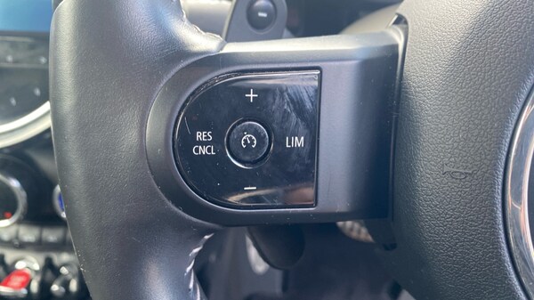 Used MINI Convertible 2021 for sale - 75751265: Photo 31