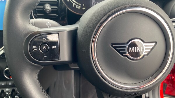 Used MINI Convertible 2023 for sale - 75636710: Photo 17