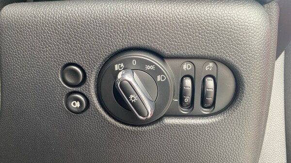 Used MINI Convertible 2023 for sale - 75636710: Photo 31
