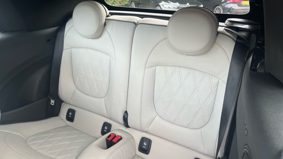 Used MINI Convertible 2022 for sale - 76647873: Photo 12