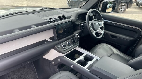 Used Land Rover Defender 2024 for sale - 75466784: Photo 10