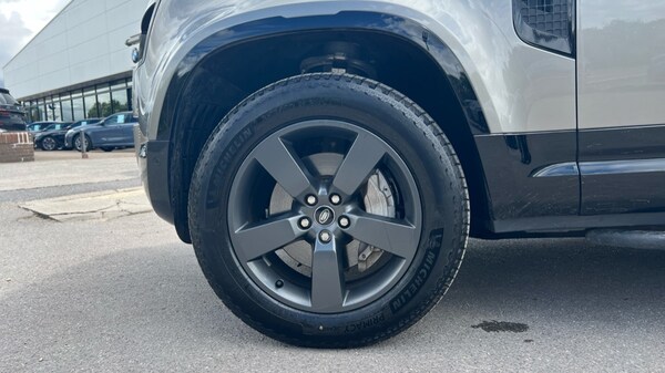 Used Land Rover Defender 2024 for sale - 75466784: Photo 17