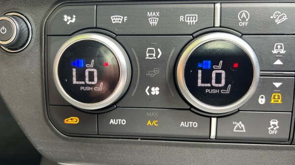 Used Land Rover Defender 2024 for sale - 75466784: Photo 23