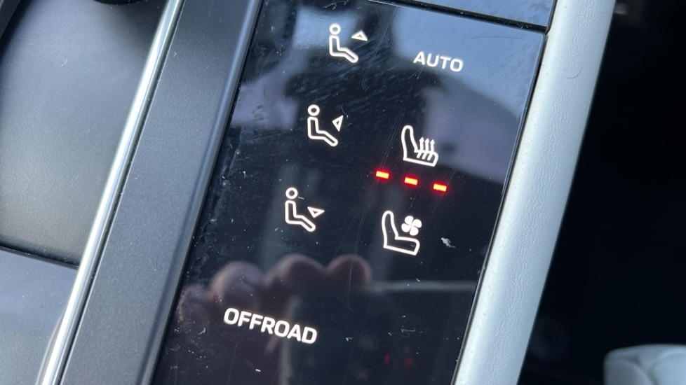 Used Porsche Macan 2022 for sale - 76623555: Photo 23