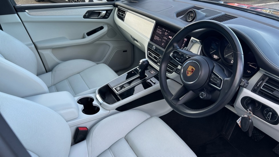 Used Porsche Macan 2022 for sale - 76623555: Photo 9