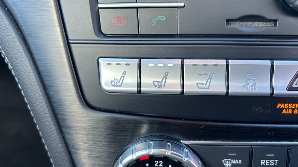 Used Mercedes-Benz SL 2020 for sale - 76870600: Photo 24