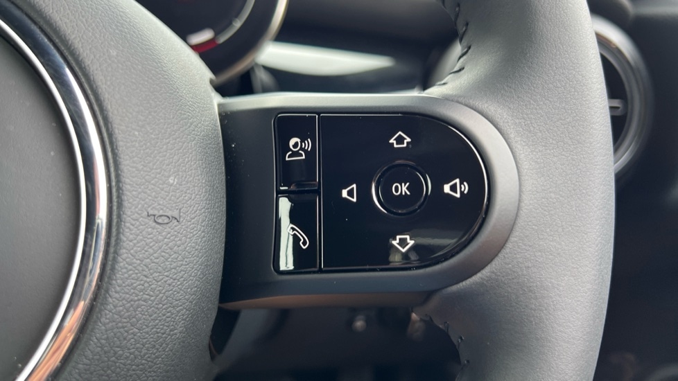 Used MINI Convertible 2023 for sale - 76442106: Photo 18