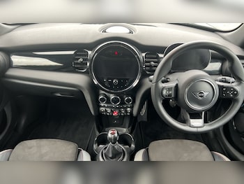 Used MINI Hatch 2021 for sale - 76420608: Photo