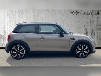 Used MINI Hatch 2022 for sale - 75625365: Photo