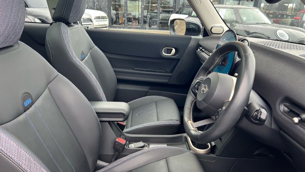 Used MINI Cooper 2024 for sale - 76766240: Photo 11