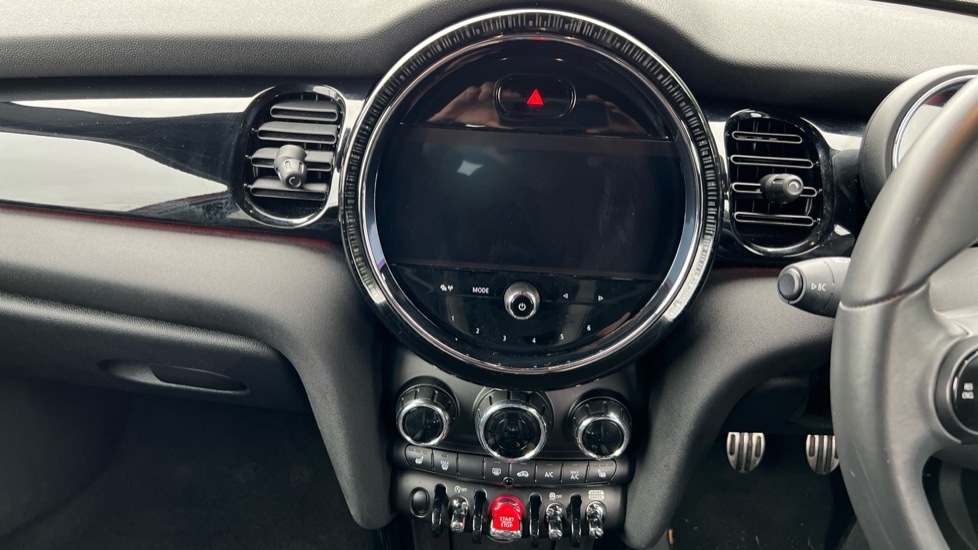 Used MINI Hatch 2022 for sale - 76870402: Photo 8