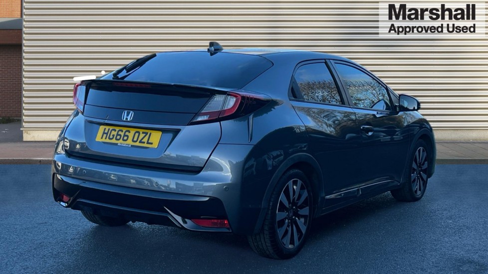 Used Honda Civic 2017 for sale - 76872607: Photo 3