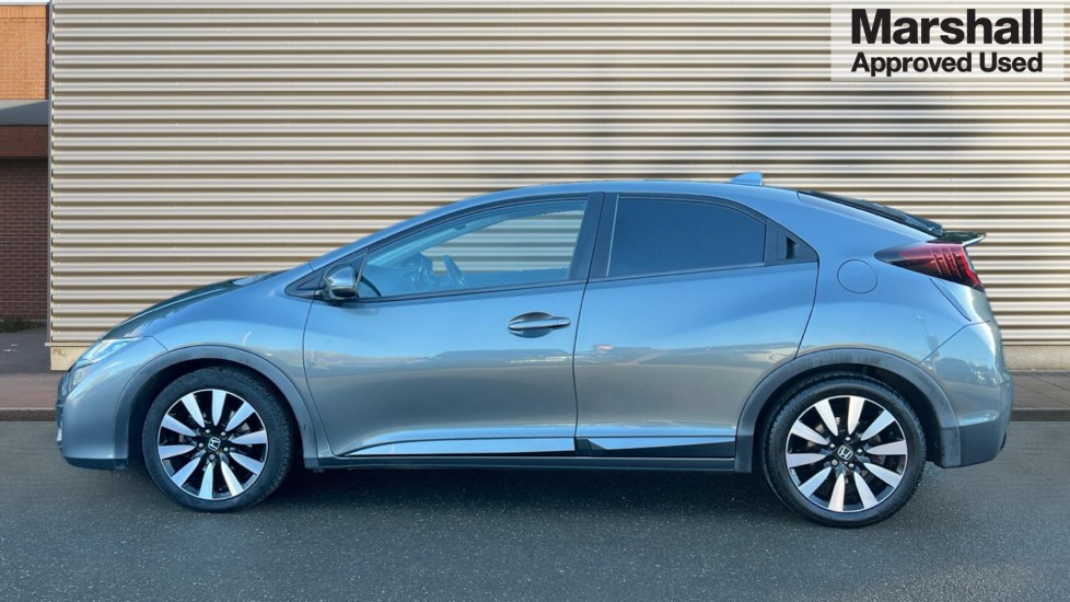 Used Honda Civic 2017 for sale - 76872607: Photo 6