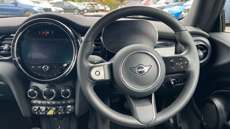 Used MINI Hatch 2022 for sale - 76241590: Photo 5