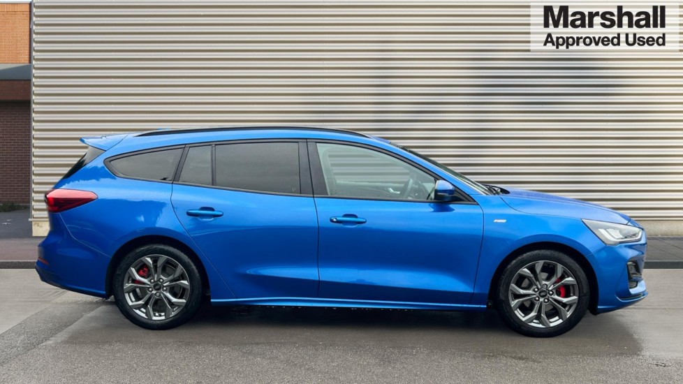 Used Ford Focus 2023 for sale - 76872443: Photo 2