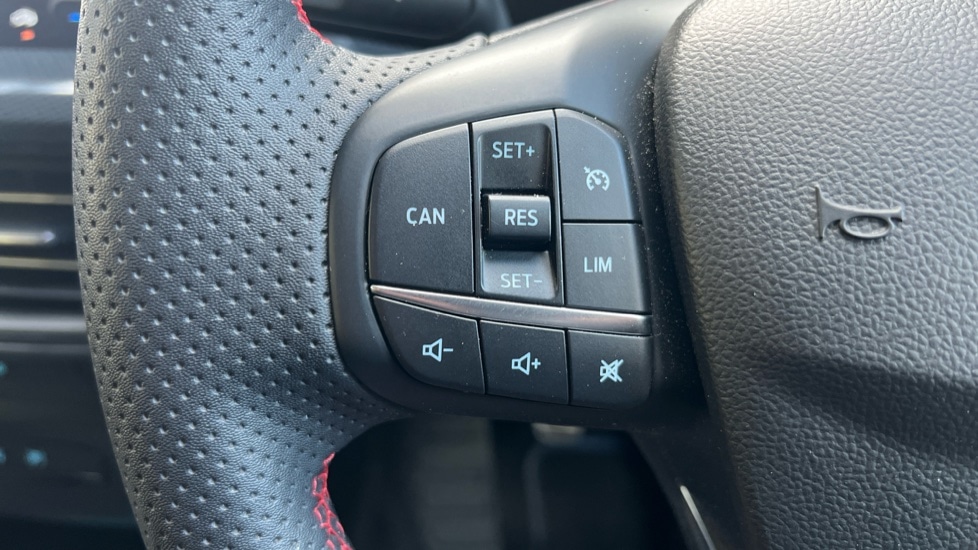 Used Ford Focus 2023 for sale - 76872443: Photo 24