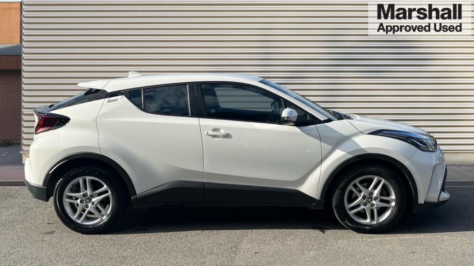 Used Toyota C-HR 2022 for sale - 76018145: Photo 2