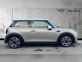 Used MINI Hatch 2023 for sale - 77031452: Photo