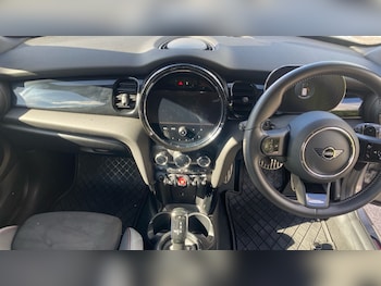Used MINI Hatch 2023 for sale - 75715376: Photo