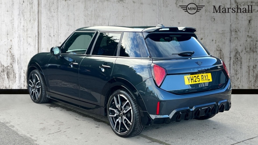 Used MINI Cooper 2025 for sale - 76870130: Photo 2