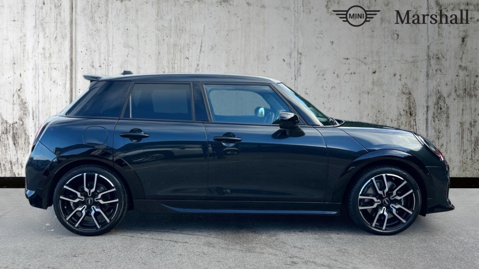 Used MINI Cooper 2025 for sale - 76870130: Photo 3