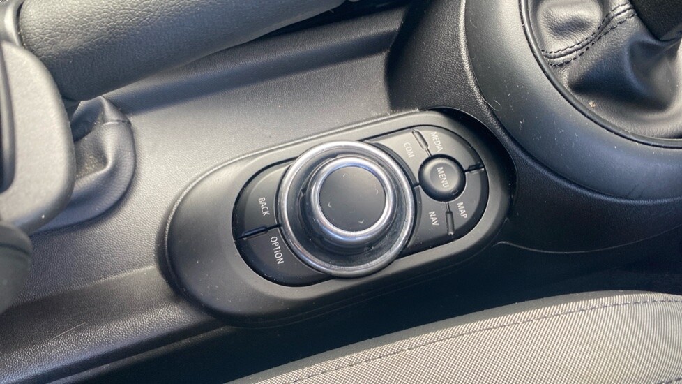 Used MINI Convertible 2021 for sale - 76868789: Photo 19