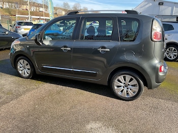 Used Citroen C3 Picasso 2013 for sale - 77590456: Photo