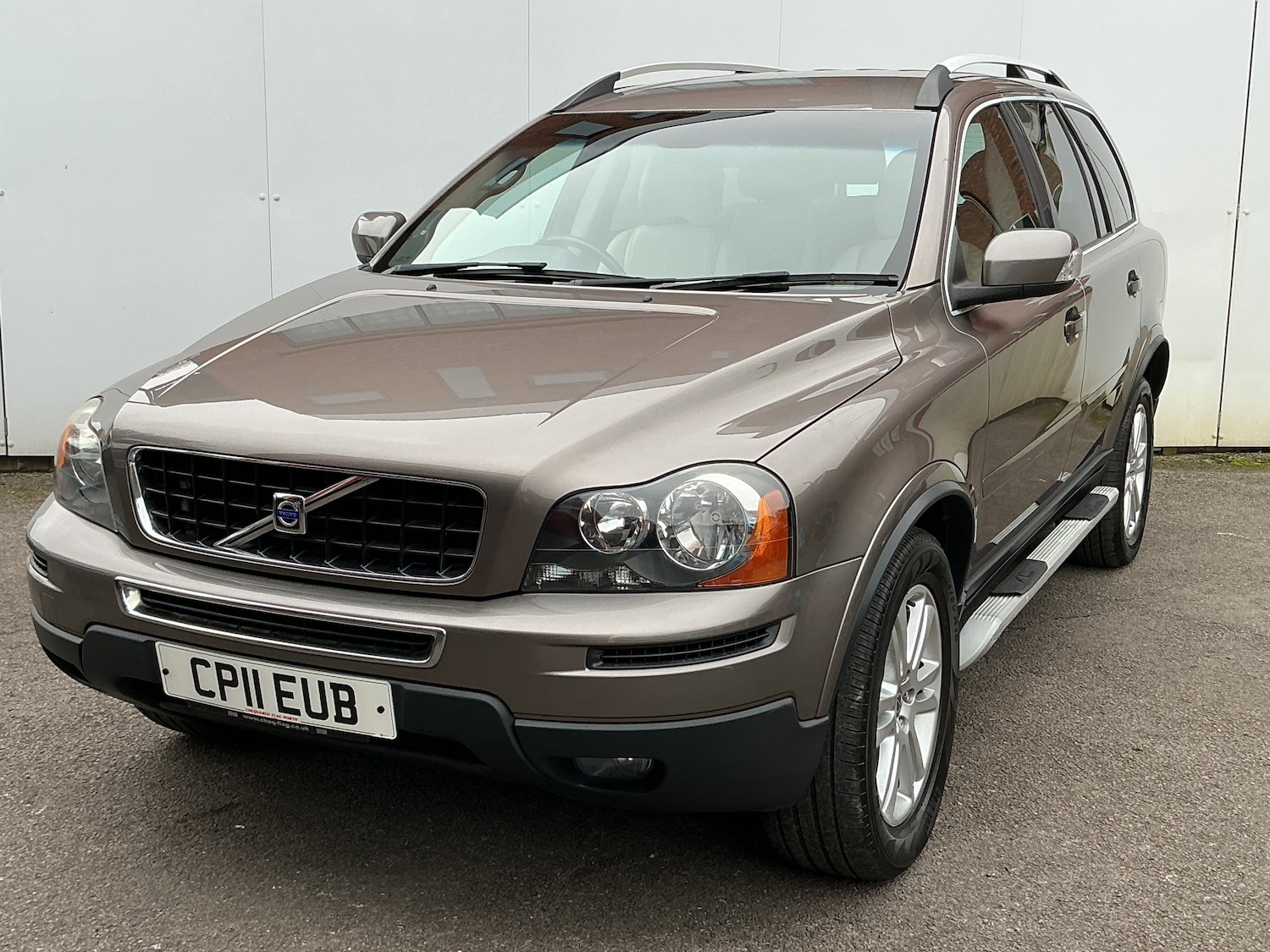 Used Volvo XC90 2011 for sale - 76346861: Photo 2
