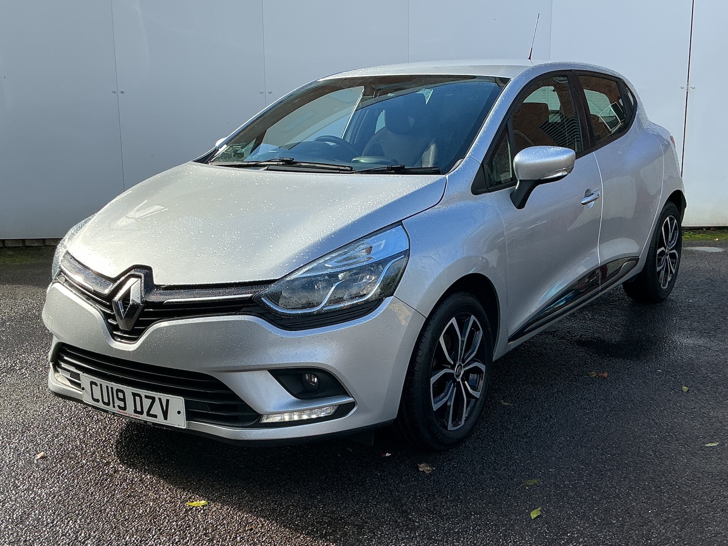 Used Renault Clio 2025 for sale - 76346865: Photo 1