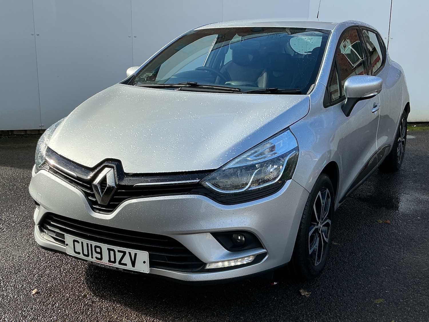 Used Renault Clio 2025 for sale - 76346865: Photo 2