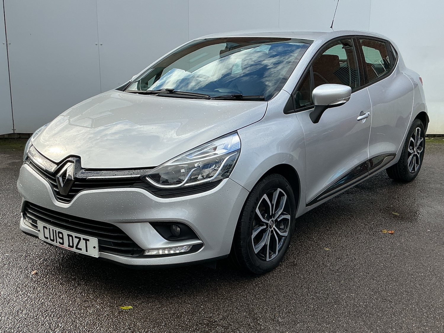 Used Renault Clio 2025 for sale - 76346877: Photo 1