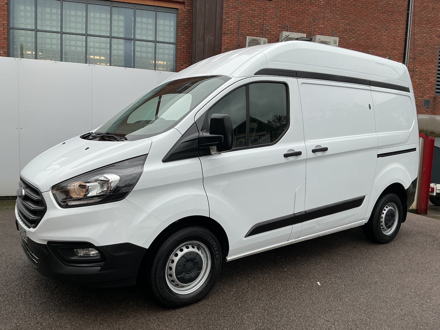 Used Ford Transit Custom 2020 for sale - 76477459: Photo 2