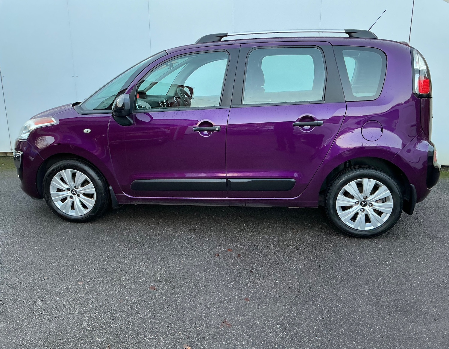 Used Citroen C3 Picasso 2016 for sale - 76949781: Photo 3