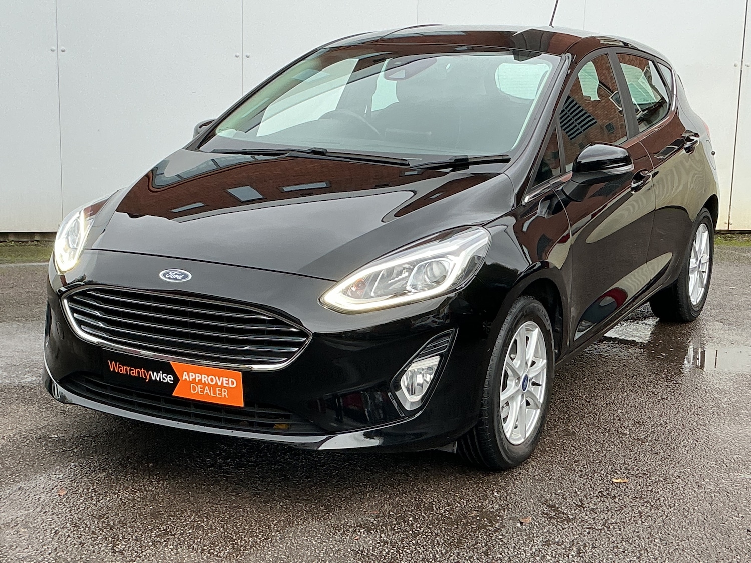 Used Ford Fiesta 2018 for sale - 76518067: Photo 2