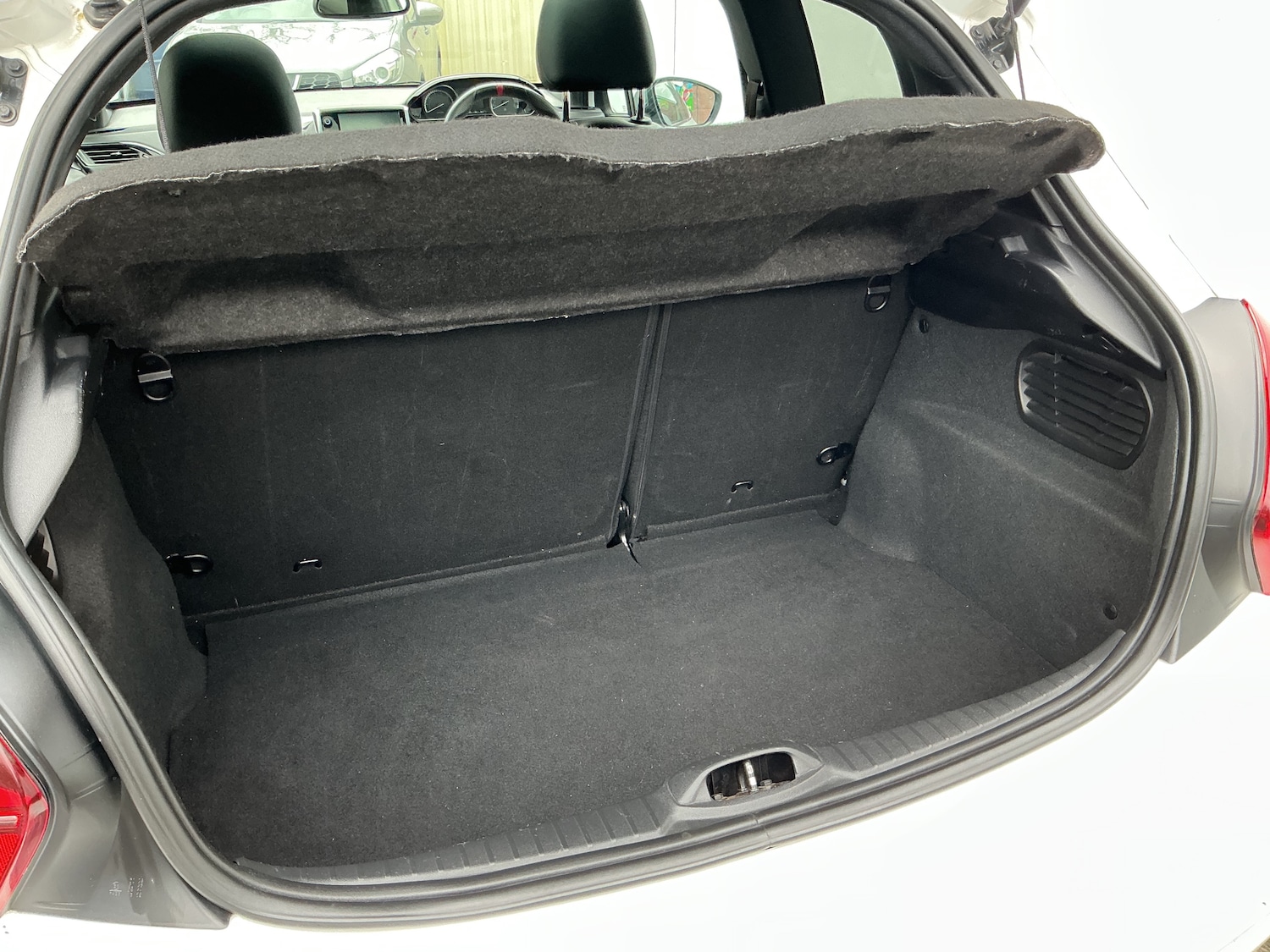 Used Peugeot 208 2016 for sale - 77730030: Photo 13