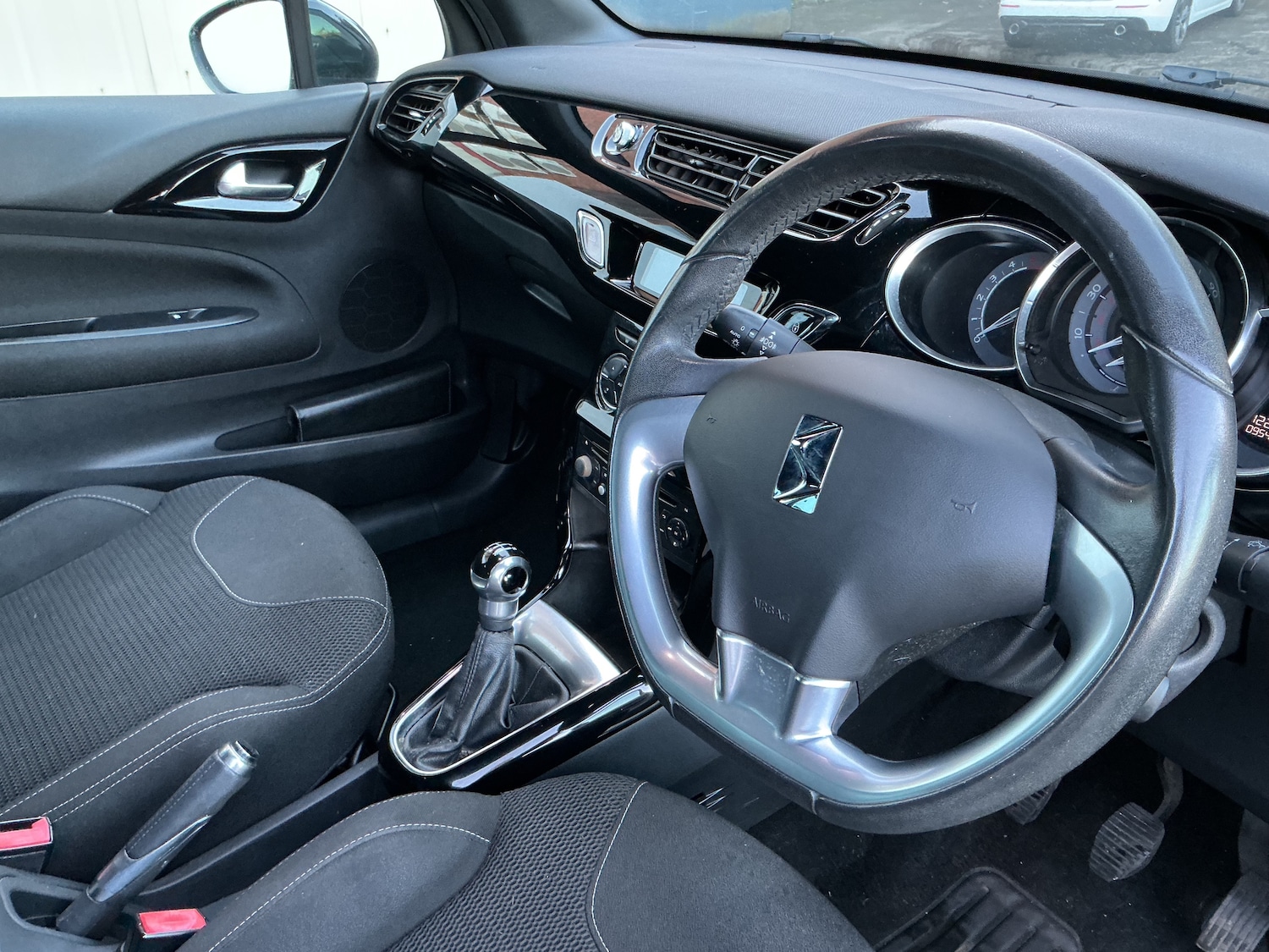 Used Citroen DS3 2014 for sale - 76438919: Photo 8