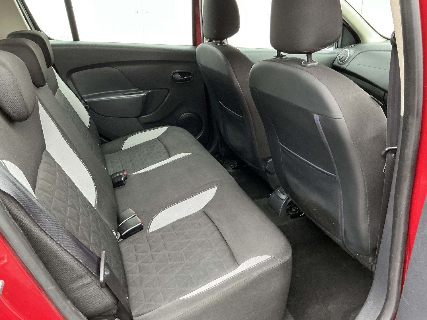 Used Dacia Sandero Stepway 2014 for sale - 77520043: Photo 7