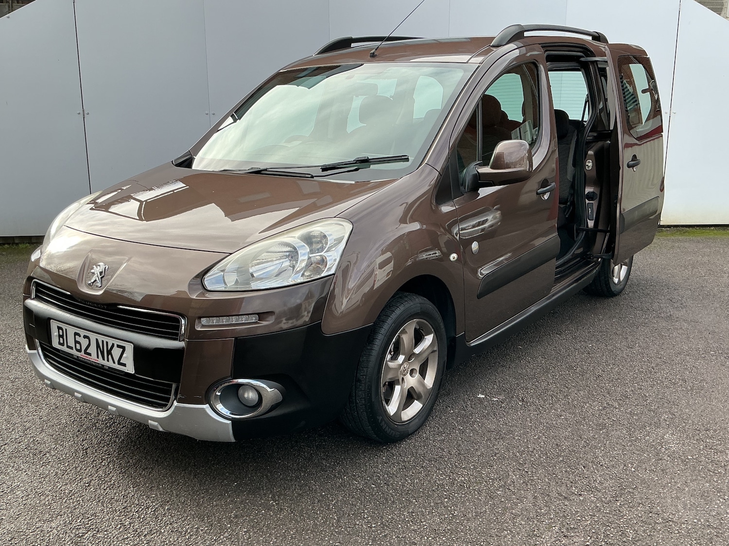 Used Peugeot Partner Tepee 2013 for sale - 77436311: Photo 3